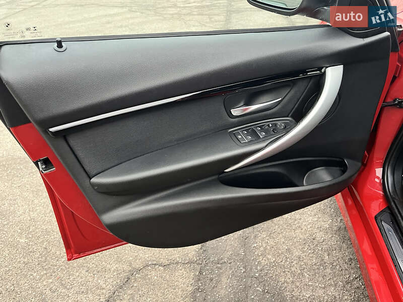 Седан BMW 3 Series 2018 в Києві