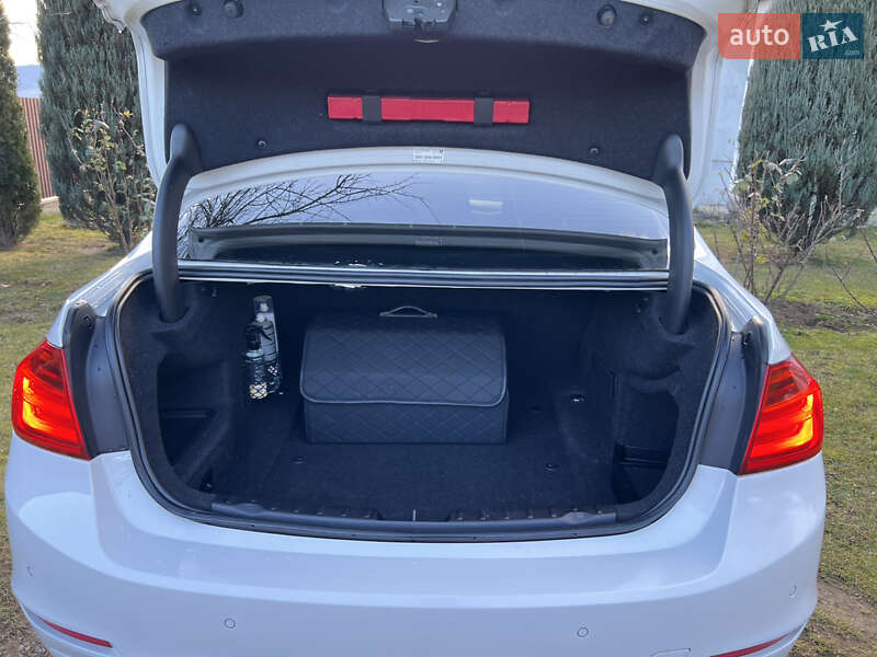 Седан BMW 3 Series 2012 в Богородчанах