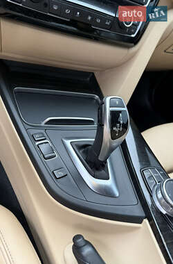 Седан BMW 3 Series 2017 в Кам'янському