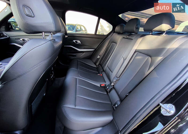 Седан BMW 3 Series 2019 в Львове