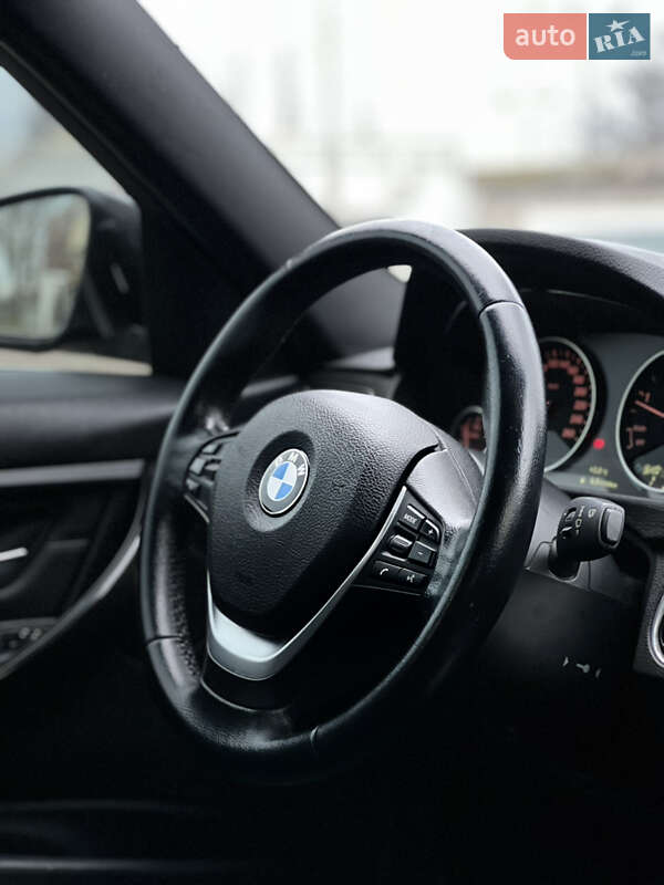 Седан BMW 3 Series 2015 в Николаеве