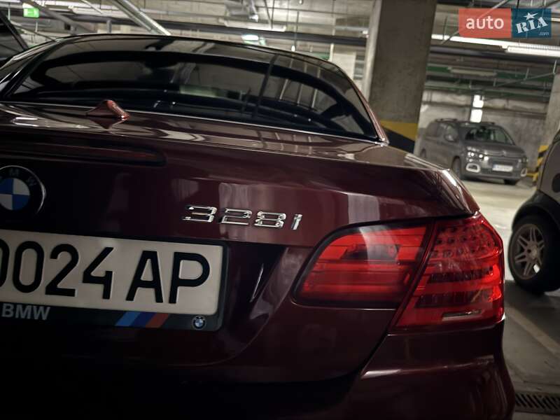 Кабриолет BMW 3 Series 2012 в Киеве фото 8 Кабриолет BMW 3 Series 2012 в Киеве