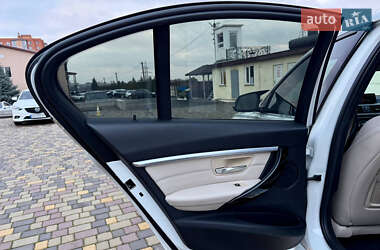 Седан BMW 3 Series 2016 в Дніпрі