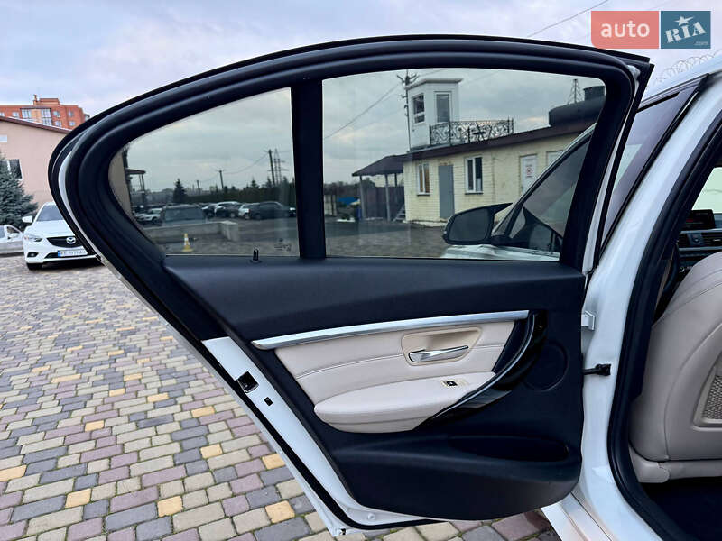Седан BMW 3 Series 2016 в Днепре