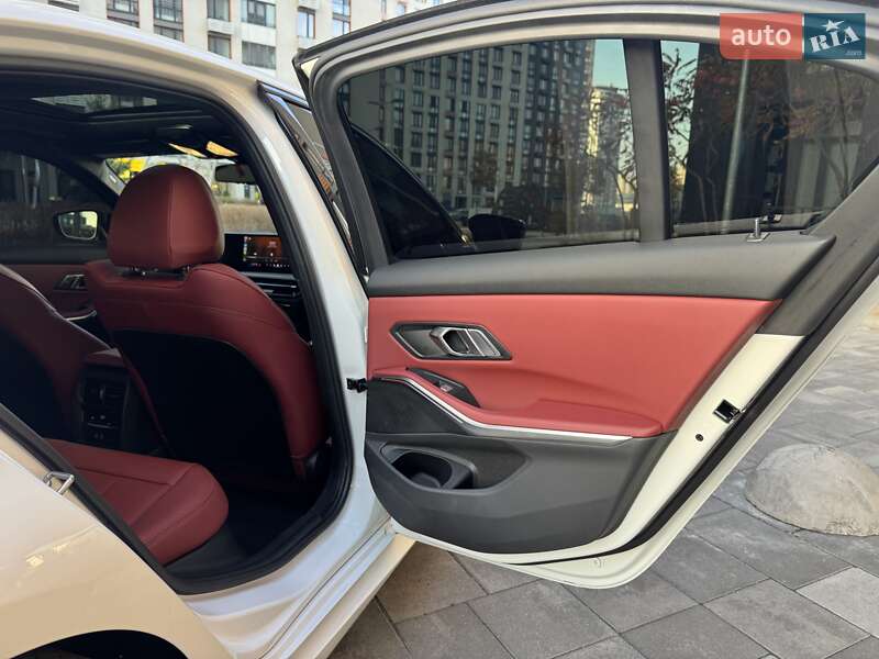 Седан BMW 3 Series 2025 в Києві