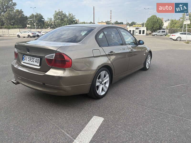 Седан BMW 3 Series 2005 в Киеве