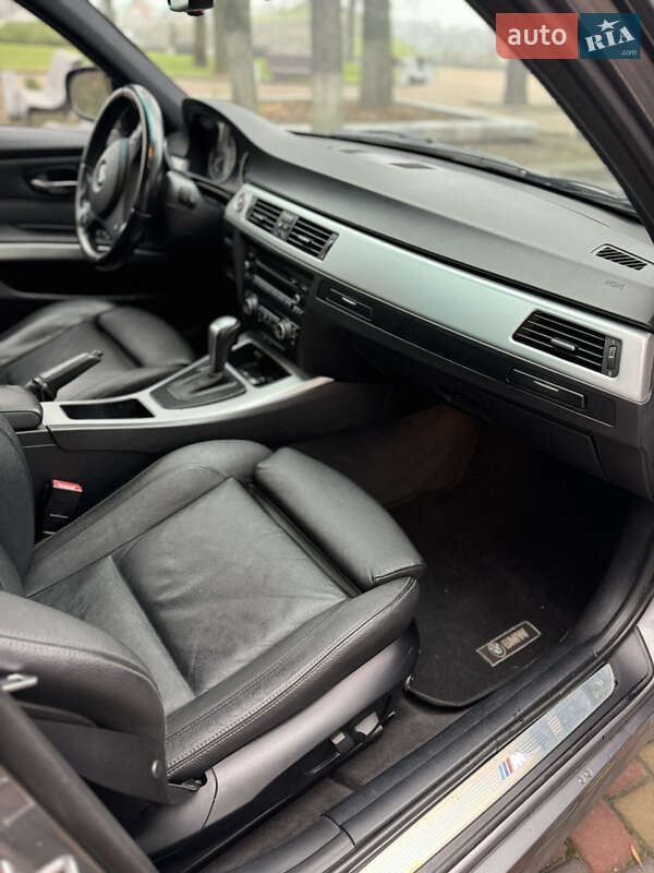 Седан BMW 3 Series 2010 в Черкасах