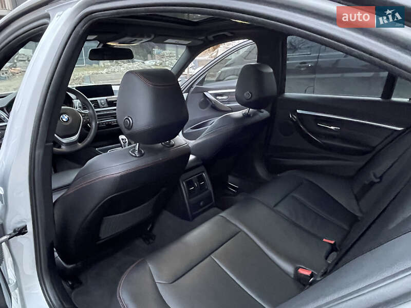 Седан BMW 3 Series 2015 в Львові