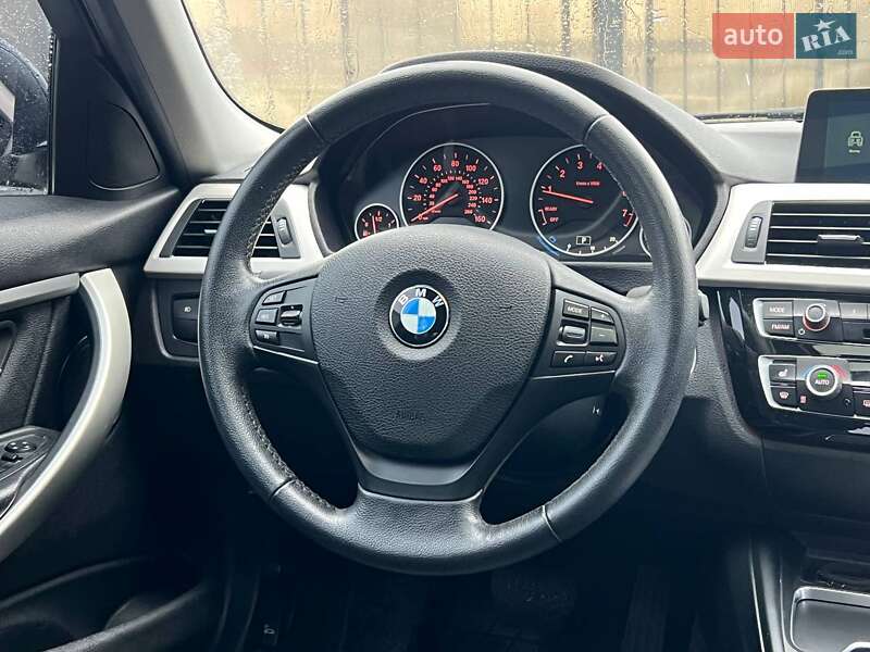 Седан BMW 3 Series 2016 в Києві