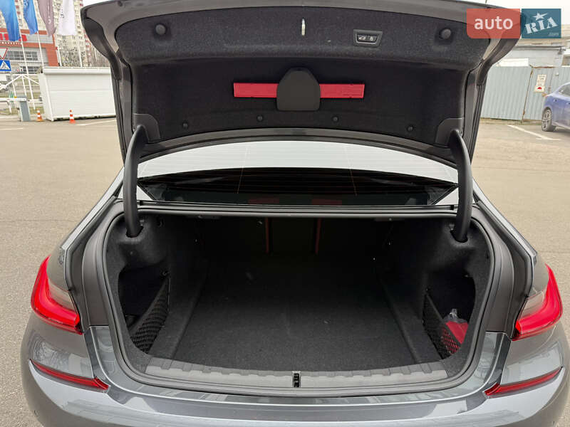 Седан BMW 3 Series 2022 в Харькове