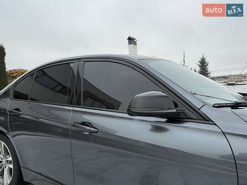 Седан BMW 3 Series 2017 в Стрию