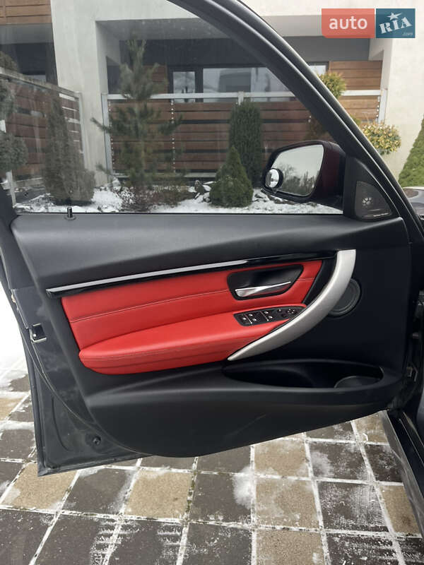 Седан BMW 3 Series 2017 в Стрию