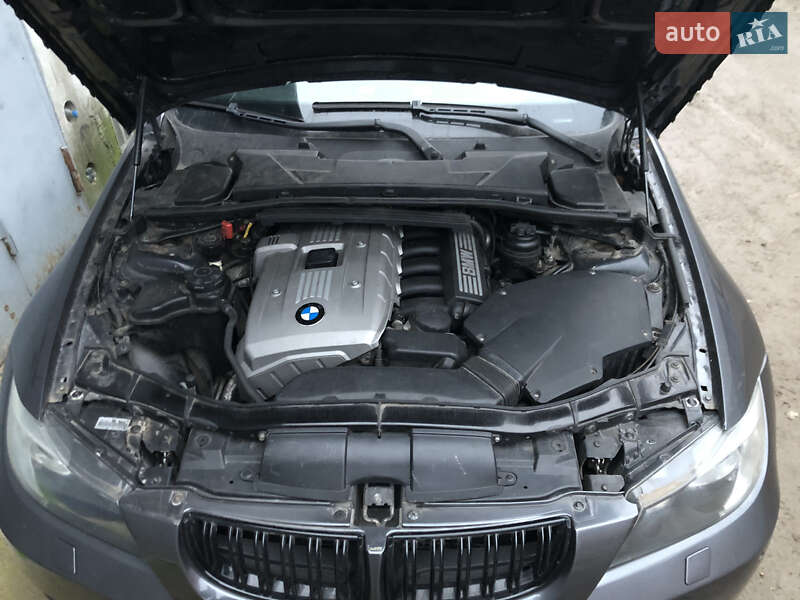 Седан BMW 3 Series 2005 в Хмельницькому
