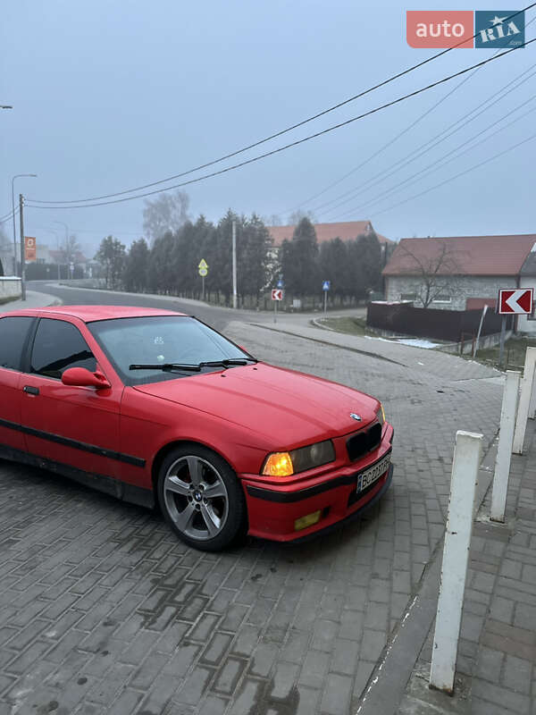 Седан BMW 3 Series 1993 в Львові