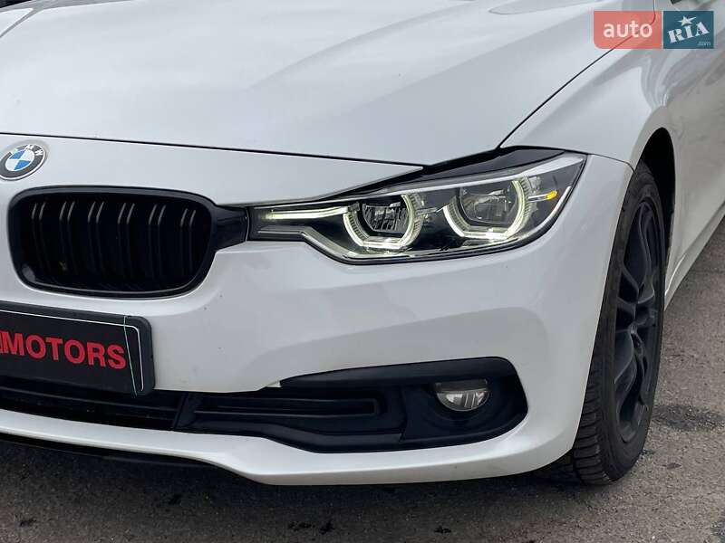 Седан BMW 3 Series 2017 в Киеве
