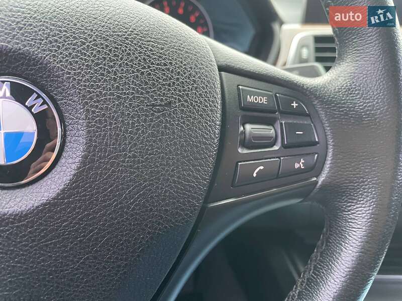 Седан BMW 3 Series 2017 в Киеве