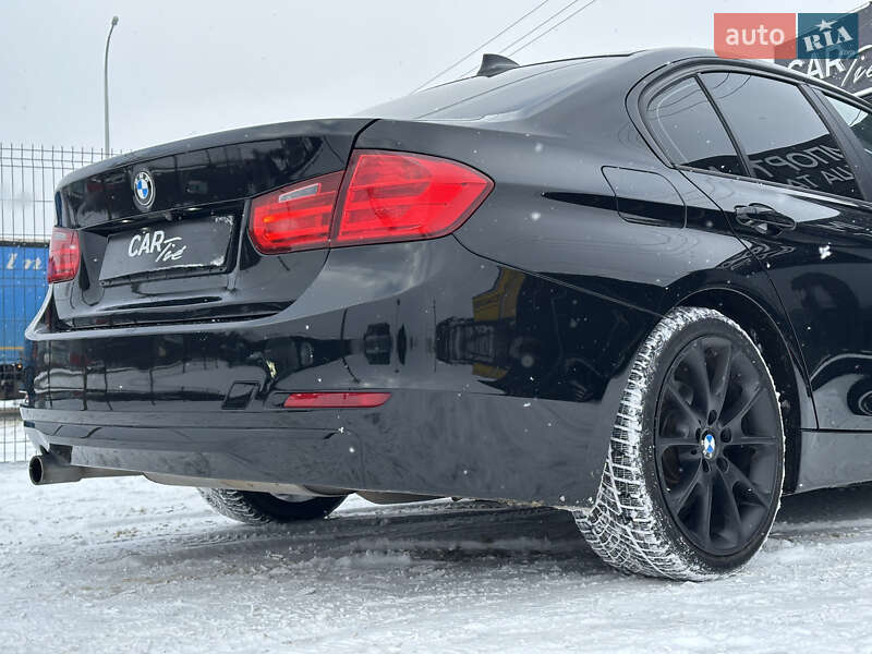 Седан BMW 3 Series 2013 в Львове