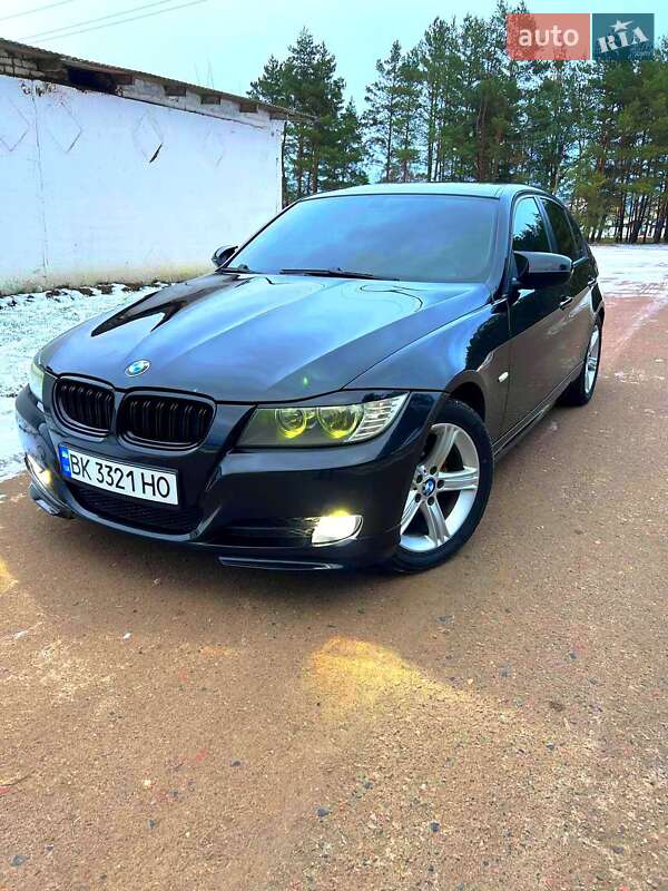 Седан BMW 3 Series 2009 в Сарнах
