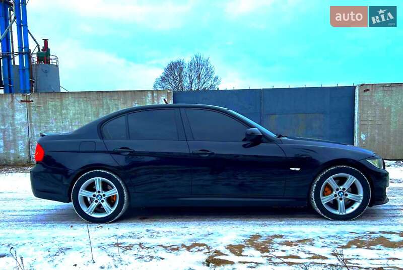 Седан BMW 3 Series 2009 в Сарнах