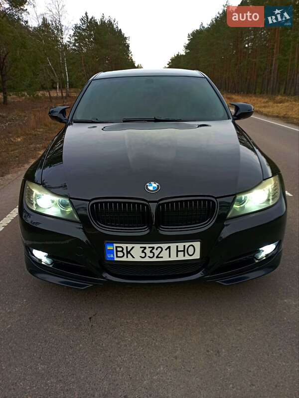 Седан BMW 3 Series 2009 в Сарнах