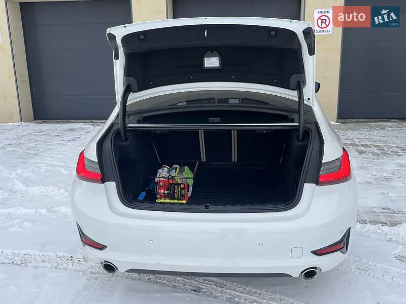 Седан BMW 3 Series 2019 в Хмельницком