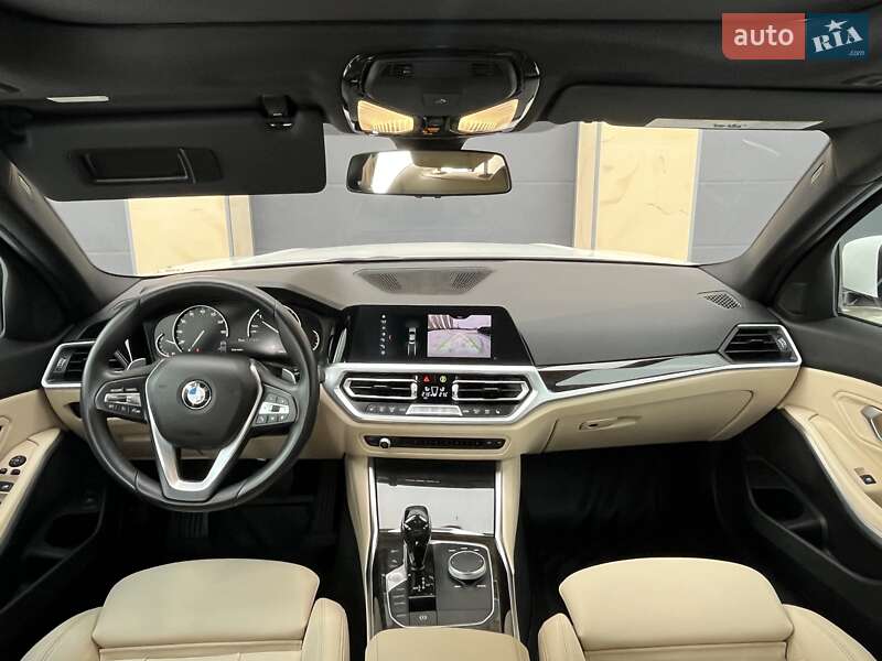Седан BMW 3 Series 2019 в Хмельницком