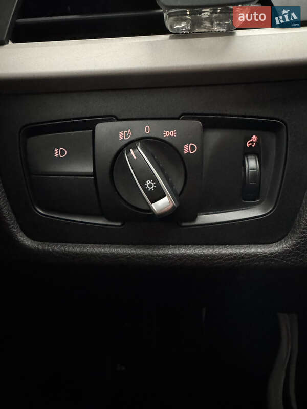 Седан BMW 3 Series 2017 в Хмельницком