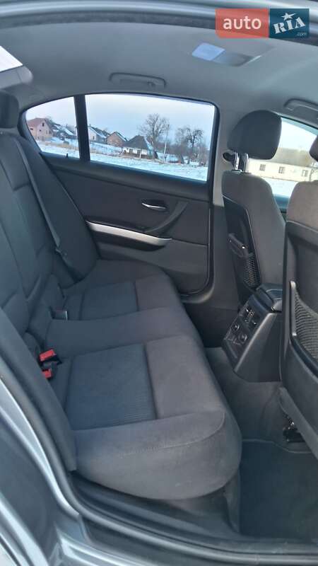 Седан BMW 3 Series 2009 в Черновцах