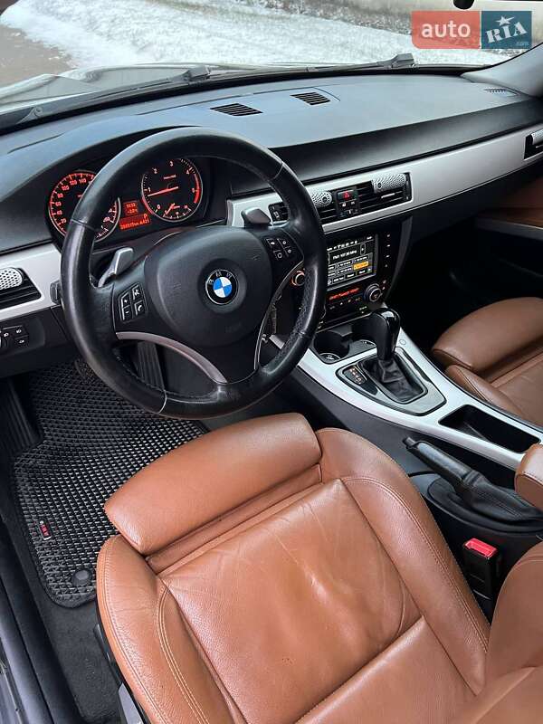 Седан BMW 3 Series 2009 в Сарнах