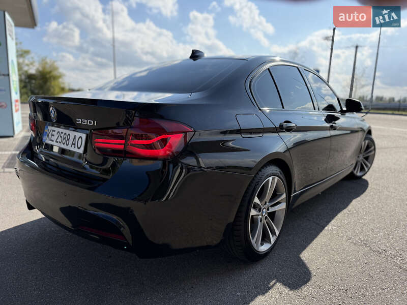 Седан BMW 3 Series 2017 в Дніпрі