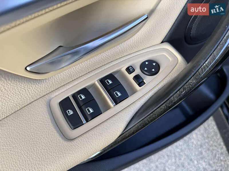 Седан BMW 3 Series 2017 в Дніпрі