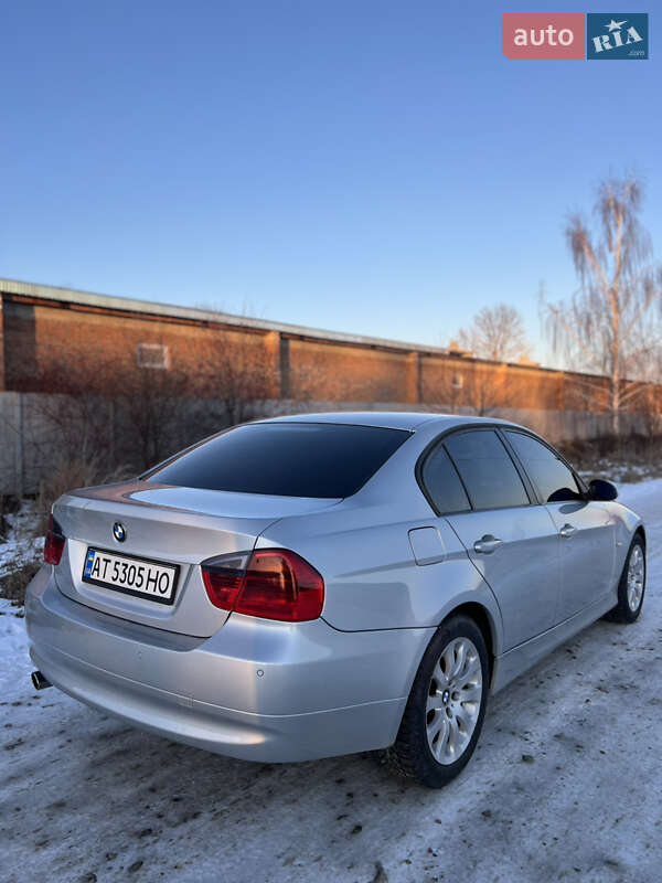 Седан BMW 3 Series 2005 в Жовкві