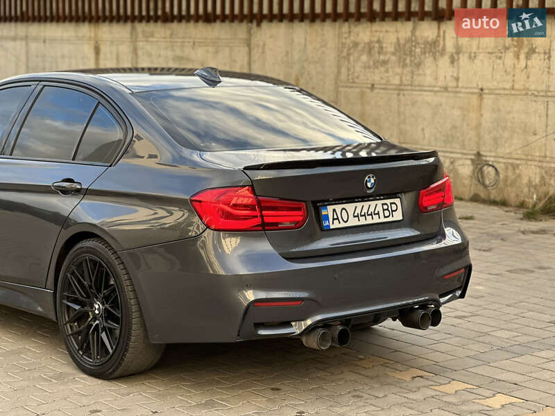Седан BMW 3 Series 2017 в Ужгороді