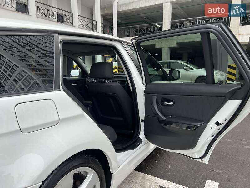 Універсал BMW 3 Series 2009 в Києві