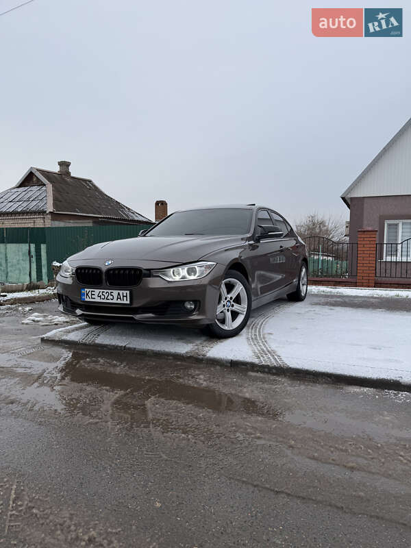 Седан BMW 3 Series 2013 в Кривому Розі