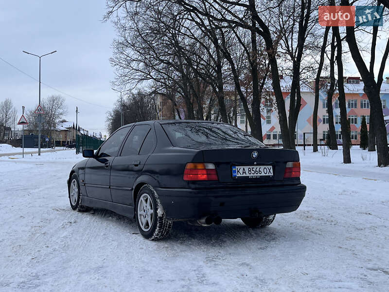 Седан BMW 3 Series 1996 в Софиевской Борщаговке