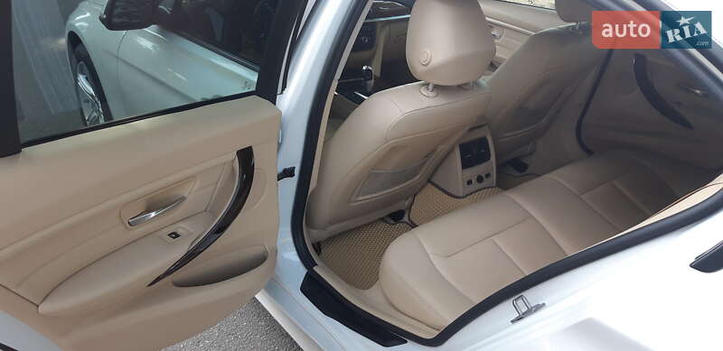 Седан BMW 3 Series 2013 в Корюковке