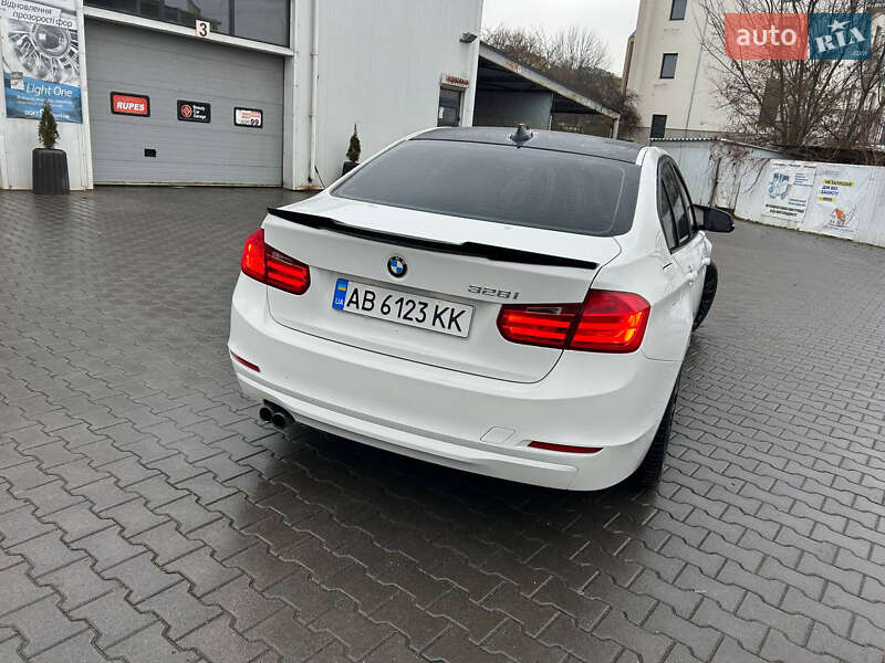 Седан BMW 3 Series 2012 в Виннице