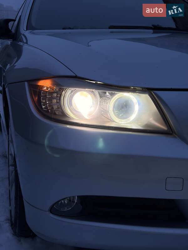 Седан BMW 3 Series 2005 в Киеве