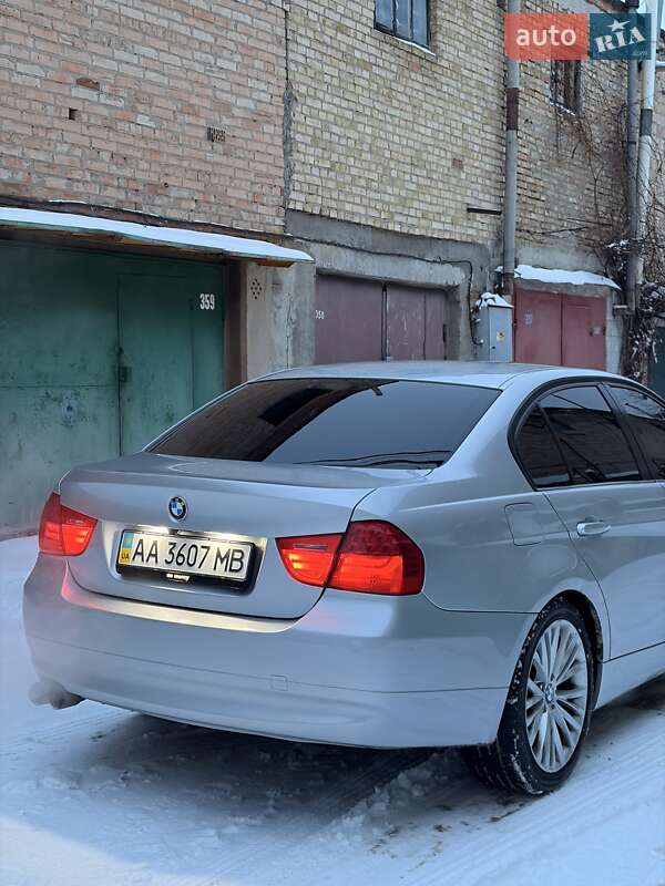 Седан BMW 3 Series 2005 в Киеве