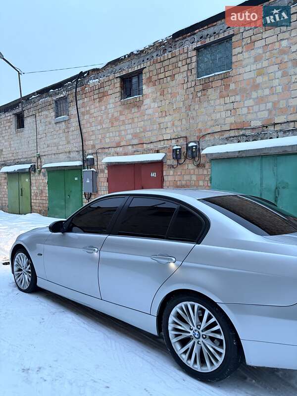 Седан BMW 3 Series 2005 в Киеве