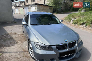 Седан BMW 3 Series 2005 в Новомосковську