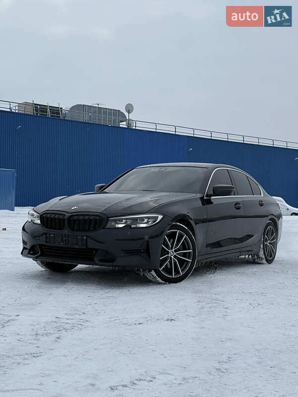 Седан BMW 3 Series 2019 в Киеве