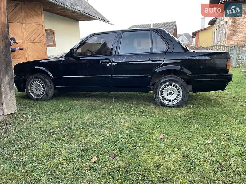 Седан BMW 3 Series 1988 в Болехові