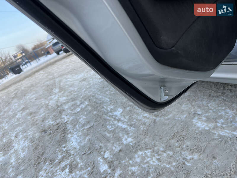 Универсал BMW 3 Series 2001 в Черновцах