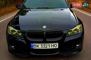 Седан BMW 3 Series 2009 в Сарнах