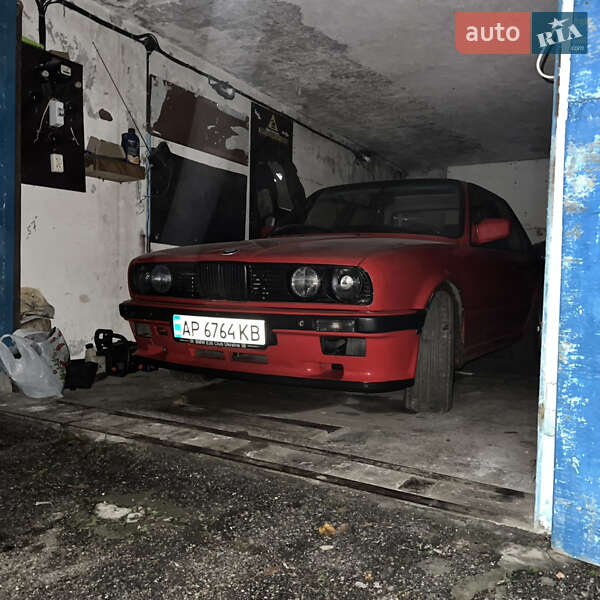 Седан BMW 3 Series 1987 в Запорожье
