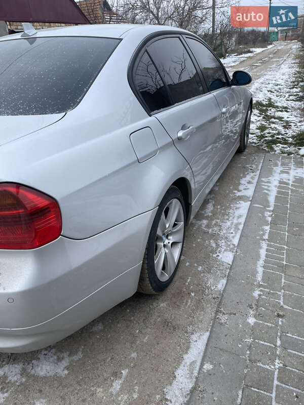 Седан BMW 3 Series 2005 в Николаеве