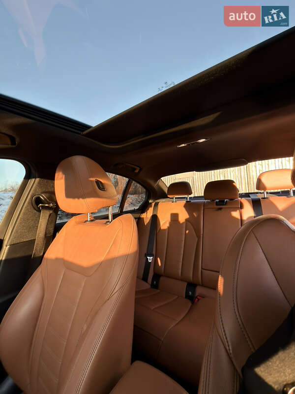 Седан BMW 3 Series 2020 в Киеве