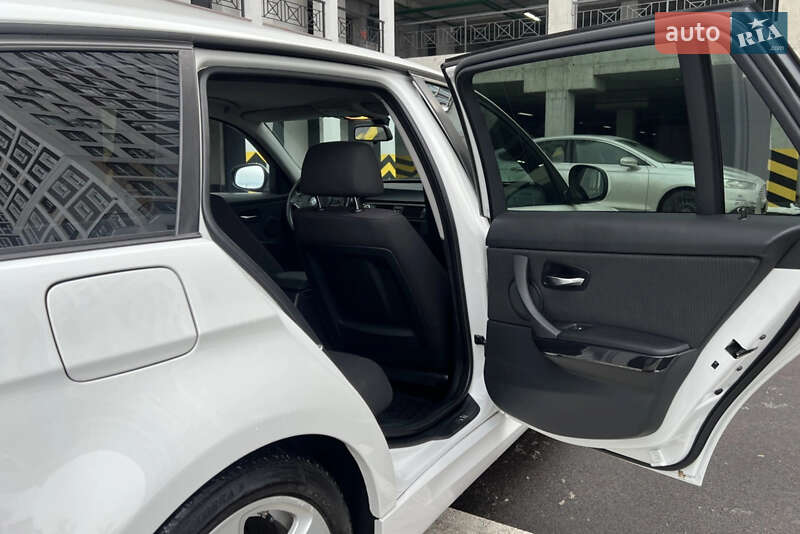 Универсал BMW 3 Series 2009 в Киеве фото 7 Универсал BMW 3 Series 2009 в Киеве